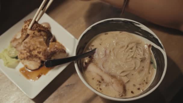 Close Japanese Ramen Noodles Soup Bowl Chopsticks Topping Chicken Egg — Videoclip de stoc
