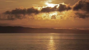 Pangandaran Doğu Sahili, Batı Java, Endonezya 'da Güzel Huzurlu Gün Doğumu