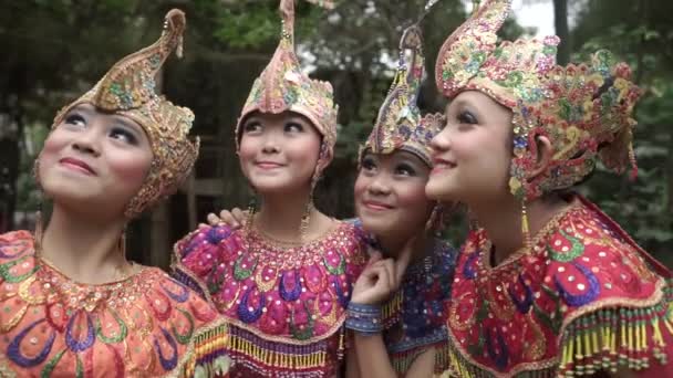 Bandung West Java Indonesia Circa 2014 Merak Peacock Traditional Folk — Video