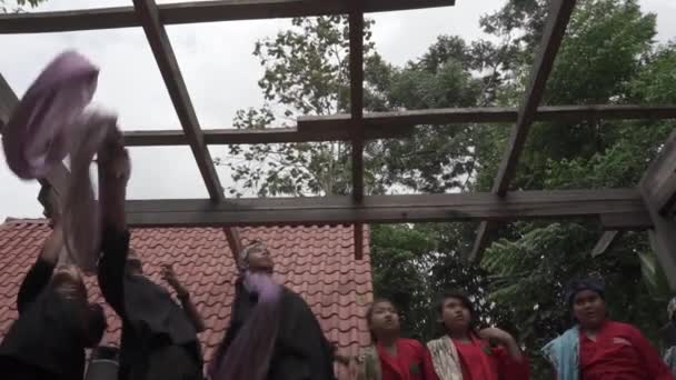 Bandung Indonesia Circa 2014 Young Kids Playing Lempar Sarung Sarong — Stock video