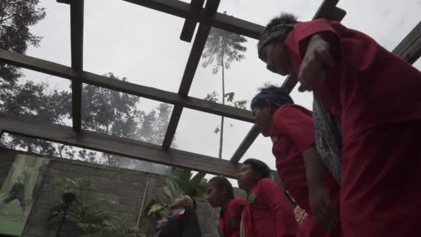 Bandung Indonesia Circa 2014 Young Kids Playing Lempar Sarung Sarong — Stock video