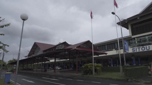 Manado Індонезія Circa 2018 Міжнародний Аеропорт Сема Ратулангі Північному Сулавесі — стокове відео