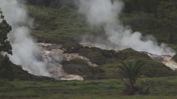 Volcanic Lake Linow Tomohon North Sulawesi Indonesia Green Water Bubbling — Αρχείο Βίντεο