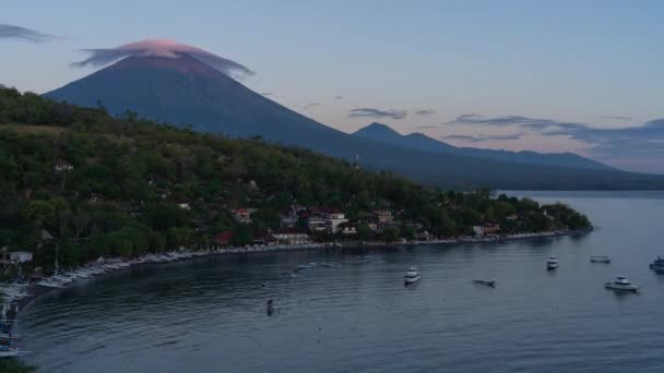 Time Lapse Lenticular Clouds Morning Sunrise Mount Agung Volcano Jemeluk — Stockvideo