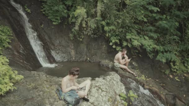 Bathing Soaking Natural Forest Rock Pool Jacuzzi Gembleng Waterfall Karangasem — Stockvideo
