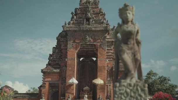 Beautiful Balinese Hindu Temple Statue Kertha Gosa Semarapura Klungkung Bali — Stock video