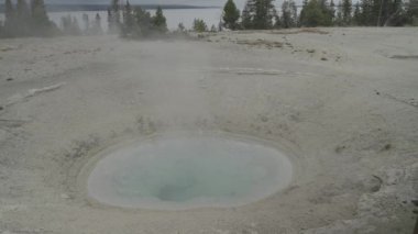 Batı Parmak Gayzer Havzası Supervolo Yellowstone Ulusal Parkı Wyoming Yolu.