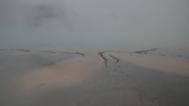 옐로스톤 공원의 그랜드 프리스 스프링 와이오밍 라스트 미국의 클라우드 Cloudy — 비디오