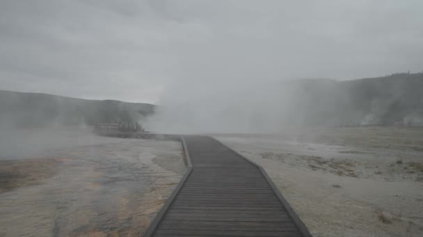 Biscuit Basin Geyser Active Hydrothermal Area Supervulcano Yellowstone National Park — Stockvideo