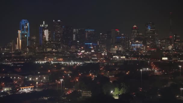 Aydınlatılmış Şehir Dallas Teksas Abd Akşam Gecesi — Stok video