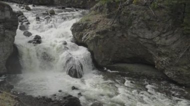 Yellowstone Ulusal Parkı 'nda Firehole Falls Şelalesi Wyoming Yavaş Hareketi