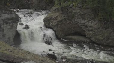 Yellowstone Ulusal Parkı 'nda Firehole Falls Şelalesi Wyoming Yavaş Hareketi