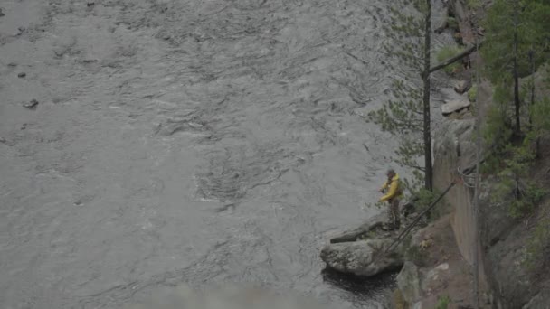 Γουαϊόμινγκ Ηπα Circa 2022 Man Fly Fishing Gibbon River Firehole — Αρχείο Βίντεο