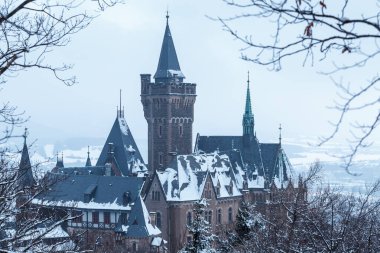 Wernigerode Şatosu 'nun kışın dönüm noktası.