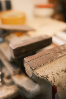 Hobi atölyesindeki eski ahlaksızlık