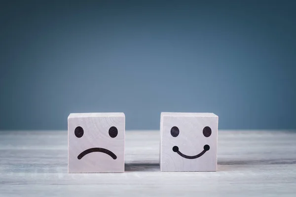 Wood Cube Happyness Sad Face Icon Service Rating Ranking Customer —  Fotos de Stock