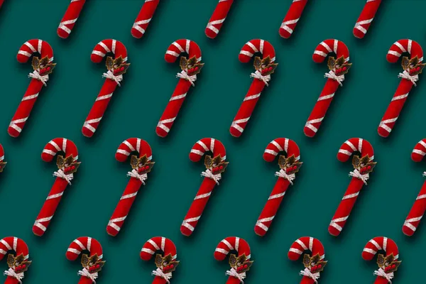 Patrón Rojo Blanco Bastón Caramelo Navidad Sobre Fondo Verde Oscuro — Foto de Stock