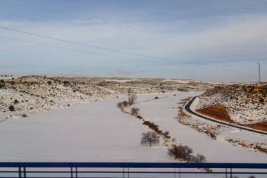 Ocak 2021 'de Fırtına Filomena sırasında İspanya kırsalının manzarası