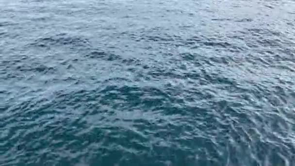 Vågor Rörelse Medelhavet Fångas Upplösning Turkos Hav Vinkar Lugn Dag — Stockvideo