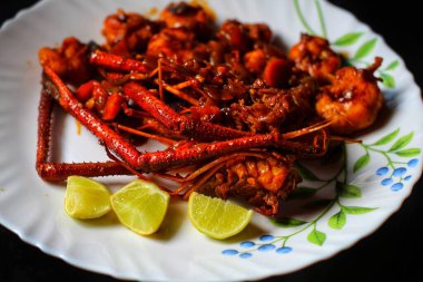 Lezzetli limonlu körili ıstakoz.