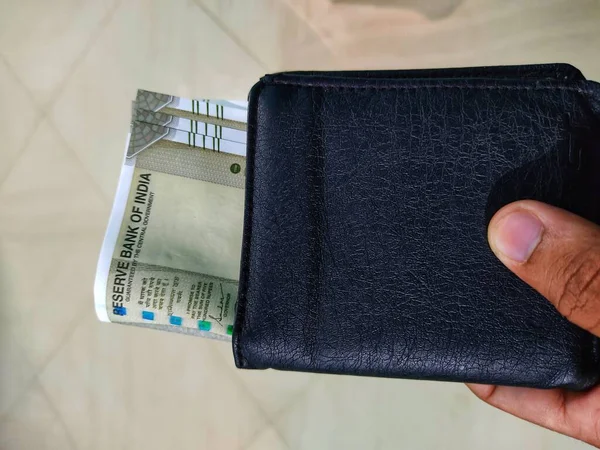 Индийские Рупии Валюта Руке Бумажнике — стоковое фото