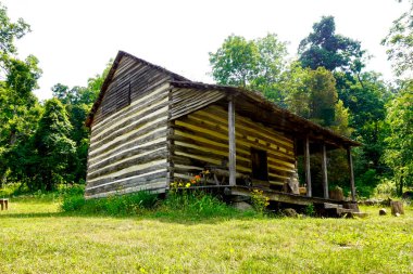 Blue Ridge Parkway Humpback Rocks Visitor Center and Mountain Farm. Collection of historic buildings from the surrounding area. Exhibits about mountain life in the 1890's.
