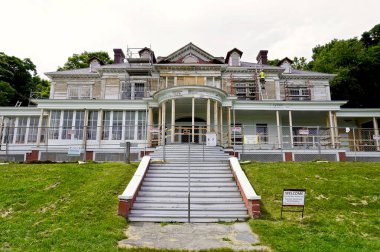 Blowing Rock, North Carolina: Moses Cone Memorial Park Flat Top Manor on Blue Ridge Parkway. Major exterior rehabilitation, restoration, repairing or replacing exterior wooden components, siding, columns.
