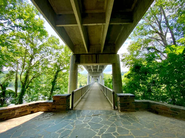 Pedestrian Walkway Blue Ridge Parkway Bridge James River Monroe Virginia — стоковое фото