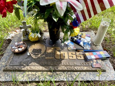 Gotha, Florida: Grave of Bob Ross. Robert Norman Ross was an American painter, art instructor and television host. He was the creator and host of 
