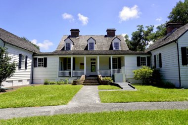 Charles Pinckney National Historic Site, Mount Pleasant, South Carolina - Preserves Charles Pinckney's Snee Farm plantation and country retreat. The Coastal Cottage with full-width front porch. 