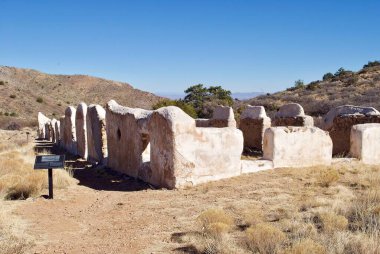 Bowie, Arizona: Fort Bowie National Historical Site in Arizona. Fort Bowie was a 19th-century outpost of the United States Army. Wall of adobe ruins of the officer's quarters. 
