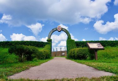 Jacksonville, Florida: Fort Caroline National Memorial, Fort de la Caroline reconstruction. Attempted French colonial settlement on St Johns River. Entrance arch. Timucuan Ecological Historic Preserve