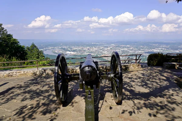 ポイント パークにあるガーティの砲台12ポンド砲は チャタヌーガ テネシー モカシン ベンドを見下ろす チカマウガとチャタヌーガ国立軍事公園 南北戦争における南軍の位置 — ストック写真