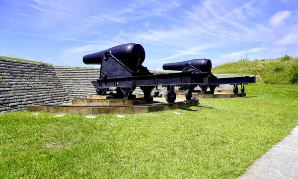 サリバン島 サウスカロライナ州 フォート ムートリー国立歴史公園 15インチロドマン スムートボア砲 南北戦争の間のチャールストン港と海上防衛用 スペイン戦争 — ストック写真