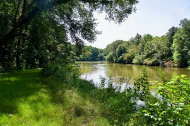 Tallapoosa Nehri 'ndeki Horseshoe Bend, 1812 Savaşı' nın bir parçası olan Nehir Savaşı 'nın son çarpışması olan Horseshoe Bend Muharebesi' nin yapıldığı yerdi. Andrew Jackson kahraman olarak görüldü. Daviston, Alabama.