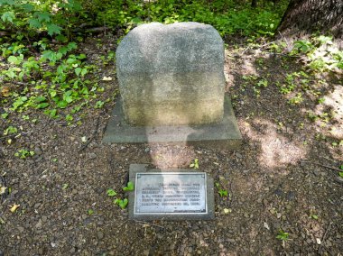 Lincoln City, Indiana: Lincoln Gençlik Ulusal Anıtı. Twelve Stones 'un Yolu Lincoln' un hayatındaki önemli bölümleri anar. Anderson Cottage 'dan Stone 8, 