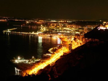 Dünyanın en ünlü simgesinin başkentinin gece manzarası.