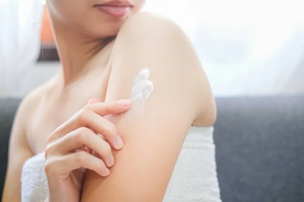 Woman Applying Natural Cream Woman Moisturizing Her Arm Cosmetic Cream — Stock Photo, Image