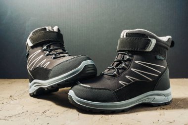 Çocuklar için yeni kış sıcacık botları