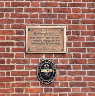 Alexandria, Virginia, ABD - 8 Ekim 2021: Eski İskenderiye 'deki George Washington' un Doktoru Dr. James Craik 'in Evinin Önü