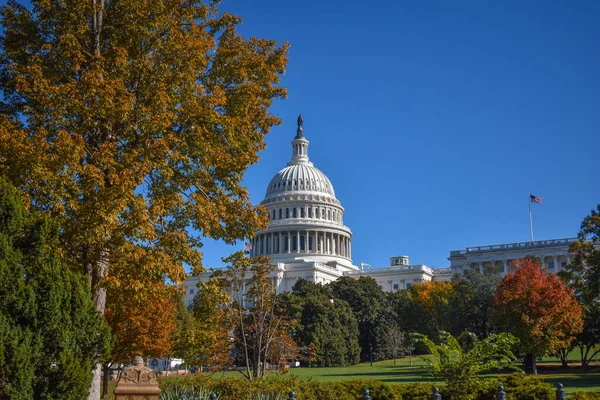 Washington Abd Kasım 2021 Abd Kongre Binası Değişen Yaprakların Parlak — Stok fotoğraf