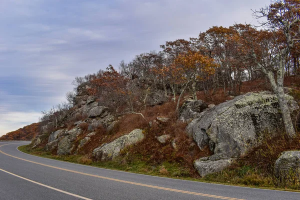 Shenandoah National Park Virginia Usa November 2021 Rotsachtige Gevel Langs — Stockfoto