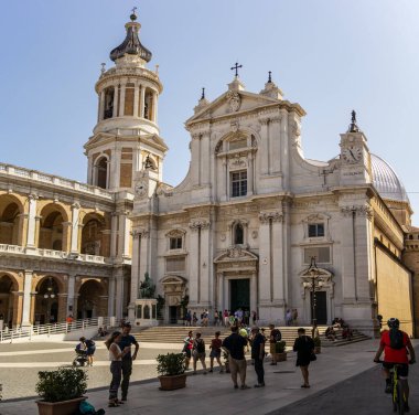 Loreto 'nun Kutsal Evi' nin Sığınağı 'na bakın. Ağustos 2021 Loreto, Marş - İtalya