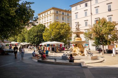 Ancona 'daki Piazza Roma manzarası. Ağustos 2021 Ancona, Marş - İtalya