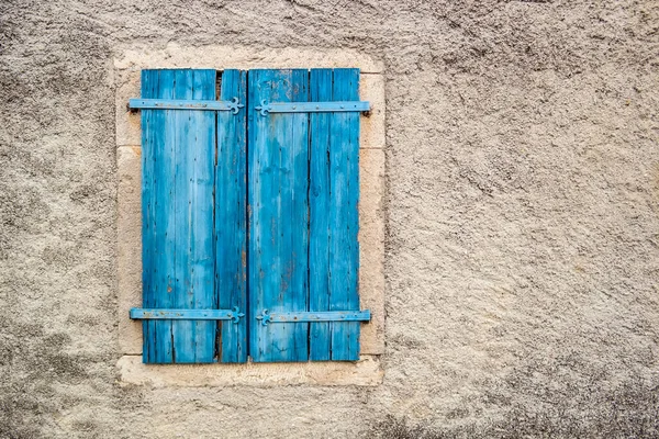 Παράθυρο Κλειστά Μπλε Ξύλινα Παντζούρια — Φωτογραφία Αρχείου