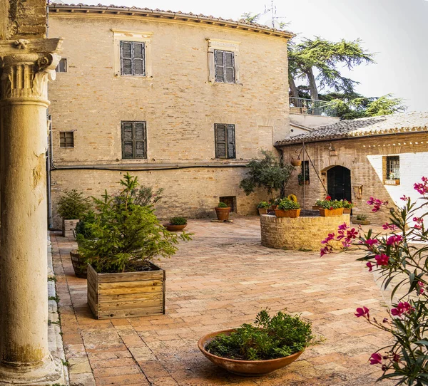 Pohled Nádvoří Paláce Masucci Recanati Srpen 2021 Recanati Březen Itálie — Stock fotografie