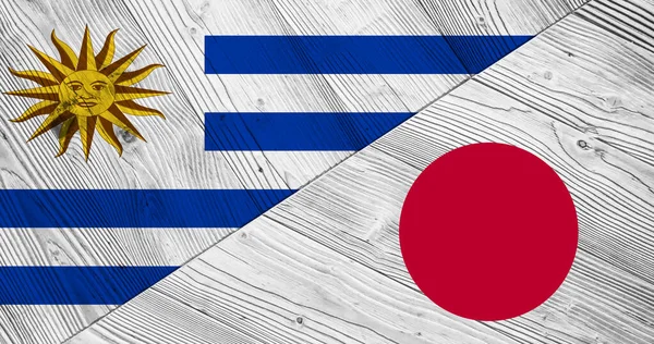 Ιστορικό Σημαία Της Ουρουγουάης Και Της Ιαπωνίας Διχοτομημένη Ξύλινη Σανίδα — Φωτογραφία Αρχείου