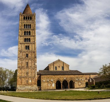 Pomposa Manastırı 'nın genel görünüşü. Codigoro, Ferrara - İtalya