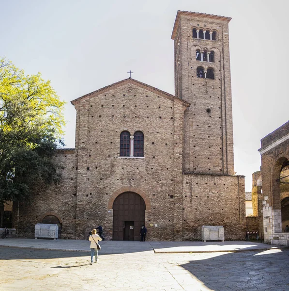 对拉文纳圣弗朗西斯科大教堂的看法 2022年4月10日拉文纳 埃米莉亚罗马纳 意大利 — 图库照片