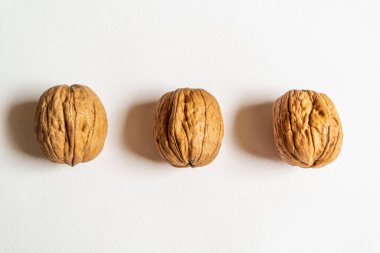 Üç İtalyan cevizli arka plan